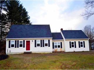 719 Country Wood Ct, Cheshire, CT 06410 exterior