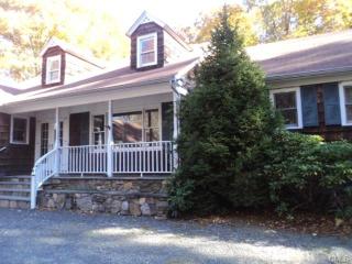 115 Mallory Rd, Roxbury, CT 06783 exterior