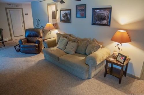 241 Main St, Moosup, CT 06354 exterior