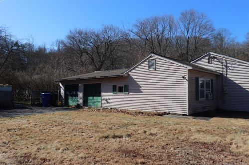 9 Notch Road Ext, Manchester, CT 06043 exterior