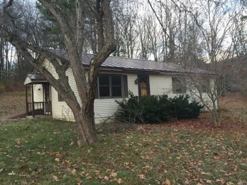 53 Old Goshen Rd, Newport, NH 03773 exterior
