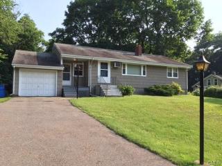 408 Shelton Ave, Huntington, CT 06484 exterior