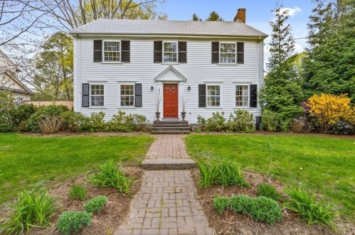 842 Chestnut St, Newton, MA 02468 exterior