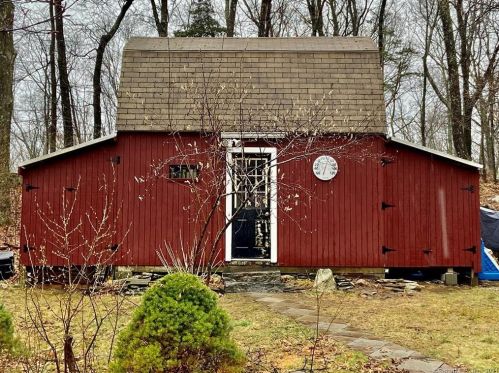 115 Valinsky Rd, Exeter, CT 06249 exterior