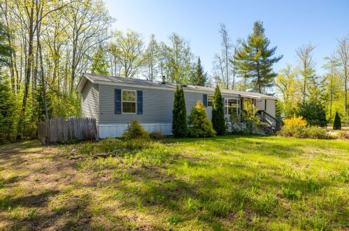 12 Taylor Dr, Sabattus, ME 04280 exterior