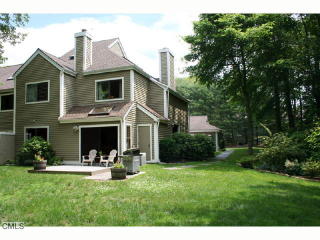 91 Country Walk, Huntington, CT 06484 exterior