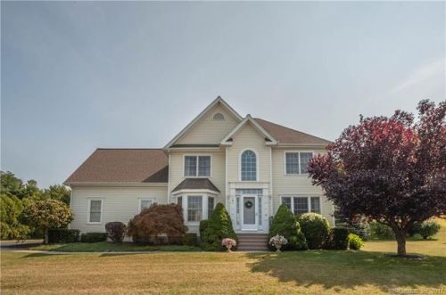 31 Carousel Dr, Portland, CT 06480 exterior