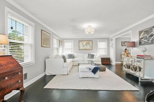 28 Bayside Ter, Riverside, CT 06878 exterior