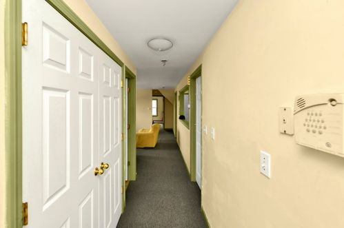 52 Quincy St, Roxbury-Xing, MA 02121 exterior
