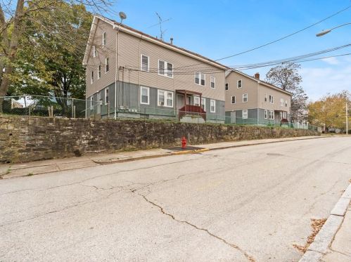 46 Jeffers St, Woonsocket, RI 02895 exterior