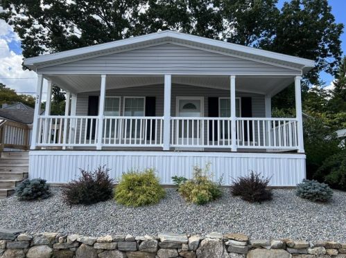 21 Waterview Cir, East-Hampton, CT 06424 exterior
