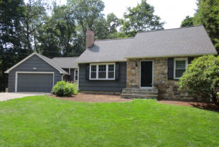 17 Horseshoe Ln, Westport, CT 06880 exterior