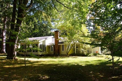 20 Prospect Hill Rd, Stockbridge, MA 01263 exterior