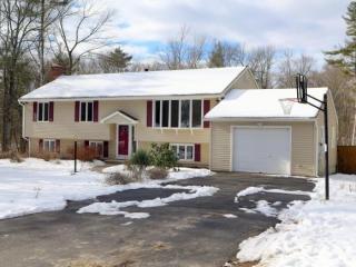 12 Ashley Dr, Londonderry, NH 03053 exterior