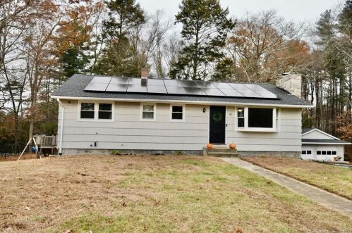 42 Laurel Dr, Killingly, CT 06241 exterior
