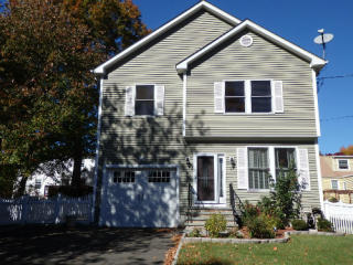 15 Country Ln, Bridgeport, CT 06611 exterior