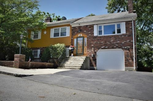 150 Highland St, Woonsocket, RI 02895 exterior