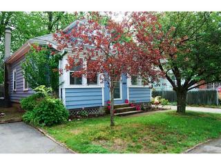 35 Claire St, East Providence, RI 02915 exterior