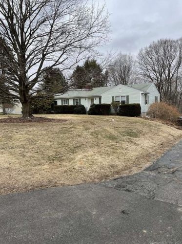 114 Green Hill Rd, Waterbury, CT 06762 exterior