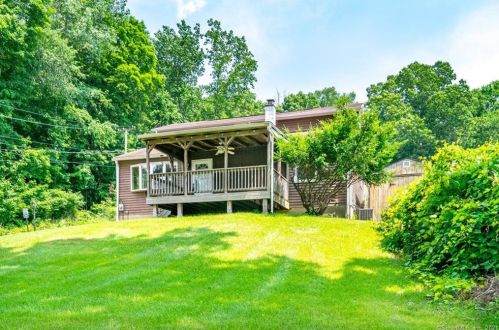 24 Maple Avenue Ext, Bethel, CT 06801 exterior