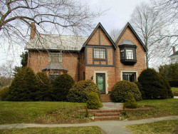 1253 Commonwealth Ave, Newton, MA 02465 exterior