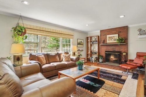 24 Birchside Dr, Norwalk, CT 06850 exterior