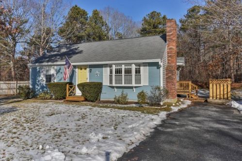 28 Greenville Dr, Sandwich, MA 02644 exterior