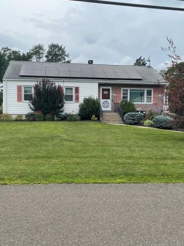 24 Coe Ln, Ansonia, CT 06401 exterior
