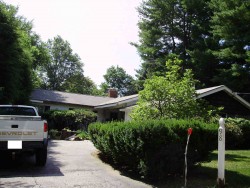 98 Dorcar Rd, Newton, MA 02459 exterior