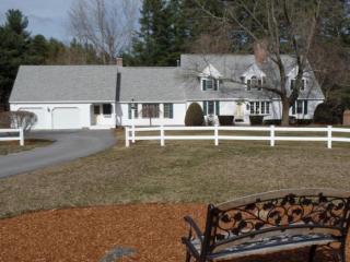 4 Thatcher Dr, Amherst, NH 03031 exterior