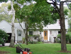 19 Oakland Ave, Newton, MA 02466 exterior