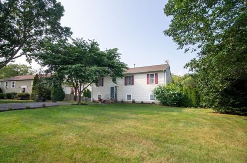 5 Wildflower Dr, Coventry, RI 02816 exterior
