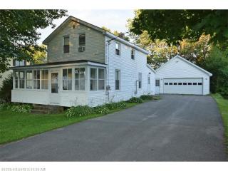 4 Penobscot Ave, Howland, ME 04448 exterior