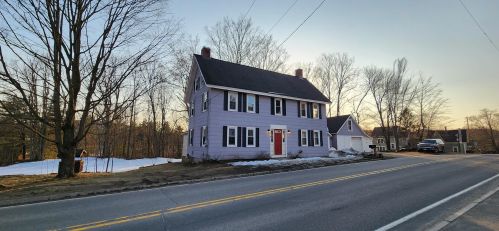 62 Center St, Goffstown, NH 03045 exterior