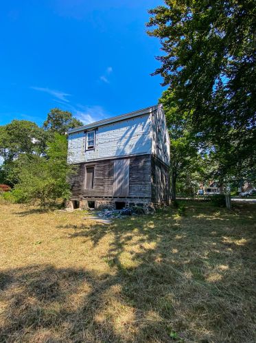 67 Dukes County Ave, Oak Bluffs, MA 02539 exterior