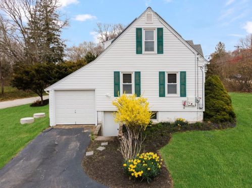 35 Alton Bradford Rd, Westerly, RI 02808 exterior