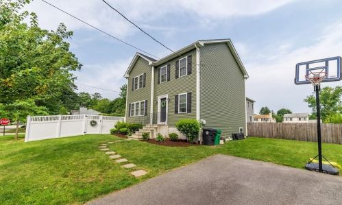 33 Oakdale St, Warwick, RI 02888 exterior