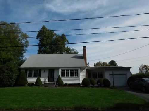 27 Trinity Ter, Agawam, MA 01001 exterior