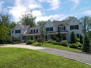 115 Currituck Rd, Newtown, CT 06470 exterior