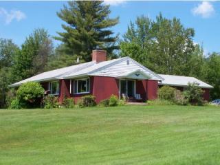 99 Cedric Rd, Jefferson, NH 03583 exterior