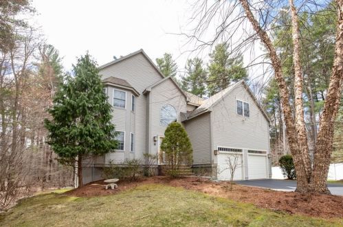 7 Blueberry Ln, Burlington, MA 01803 exterior