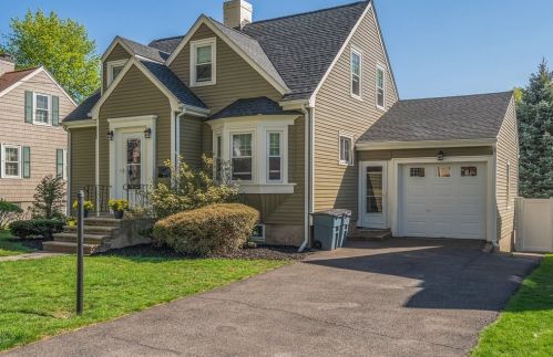 76 Myopia Rd, Quincy, MA 02169 exterior