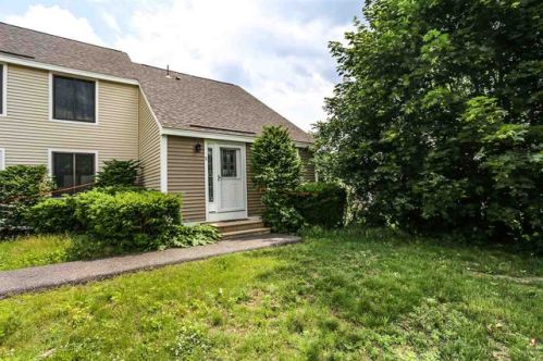 5 Pendleton Ln, Londonderry, NH 03053 exterior