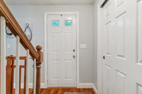 194 Fordway Ext, Derry, NH 03038 exterior
