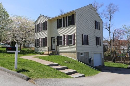20 El Caney Rd, Worcester, MA 01603 exterior