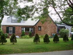 52 Robinhood St, Newton, MA 02466 exterior