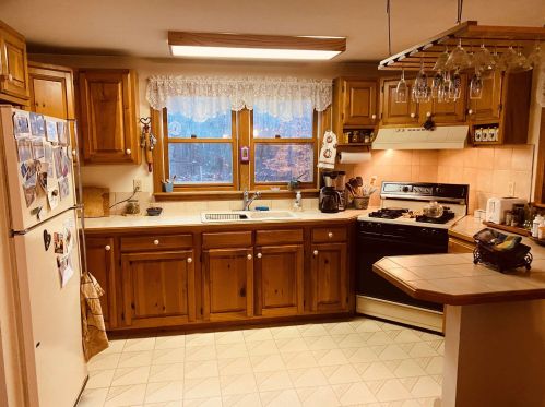 1636 George Hill Rd, Springfield, NH 03284 exterior