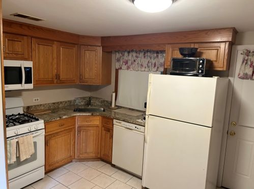 907 Lagrange St, Roxbury-Xing, MA 02132 exterior