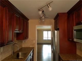 4 Cheryl Ct, Cromwell, CT 06416 exterior