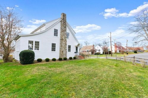 67 Barbara Dr, Norwalk, CT 06851 exterior